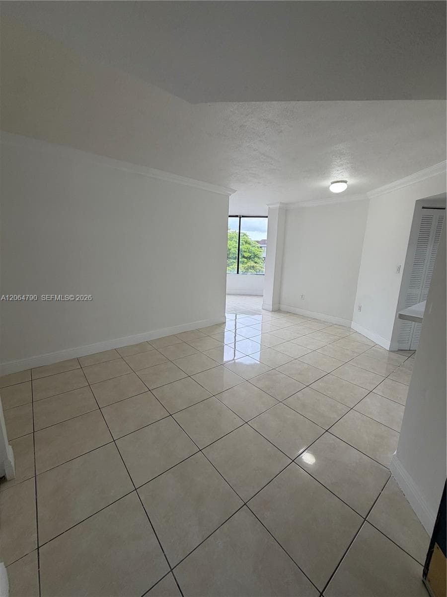 VERABELLA FALLS CONDO · #PH1 in Miami - Photo 2
