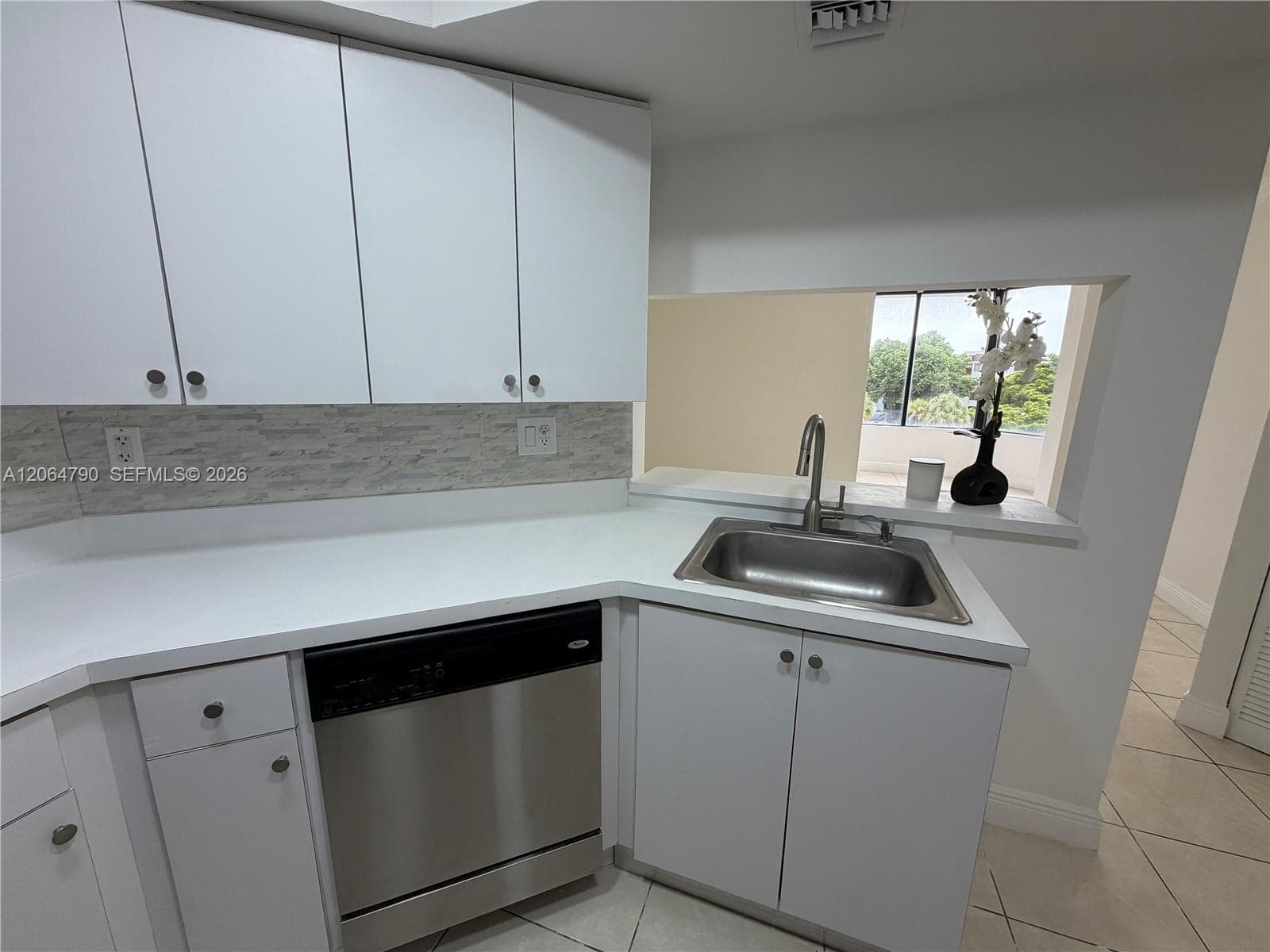 VERABELLA FALLS CONDO · #PH1 in Miami - Photo 12