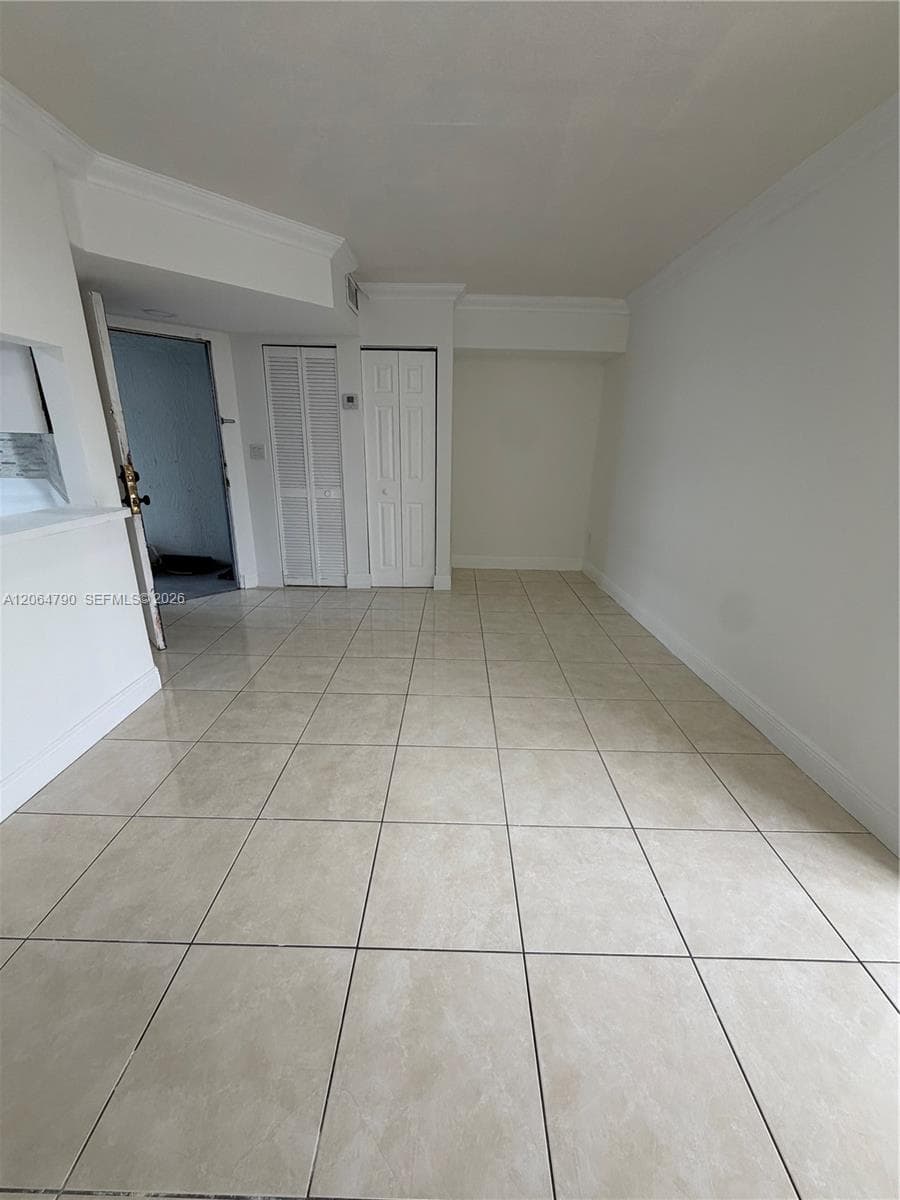 VERABELLA FALLS CONDO · #PH1 in Miami - Photo 3