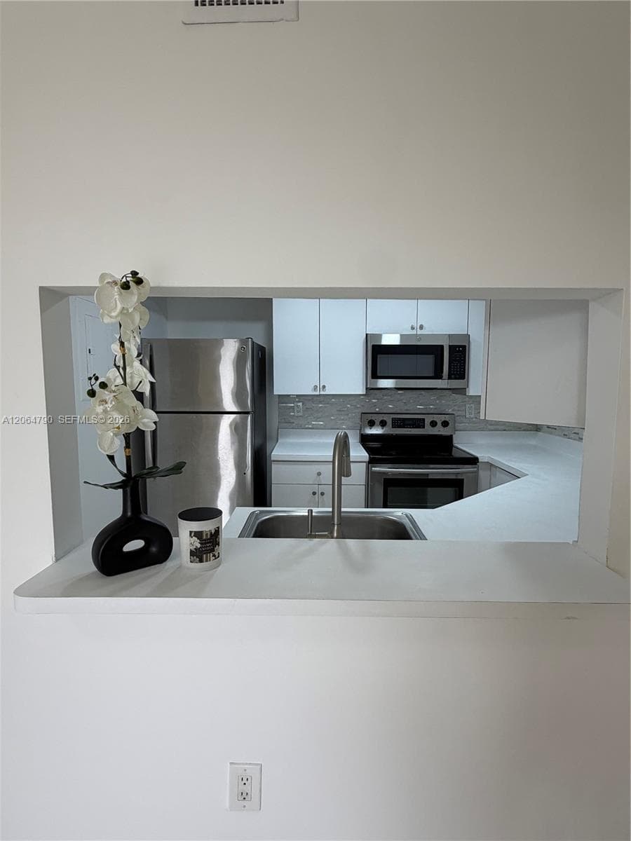 VERABELLA FALLS CONDO · #PH1 in Miami - Photo 10