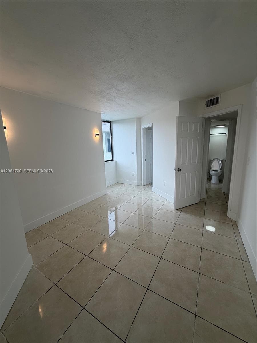 VERABELLA FALLS CONDO · #PH1 in Miami - Photo 4