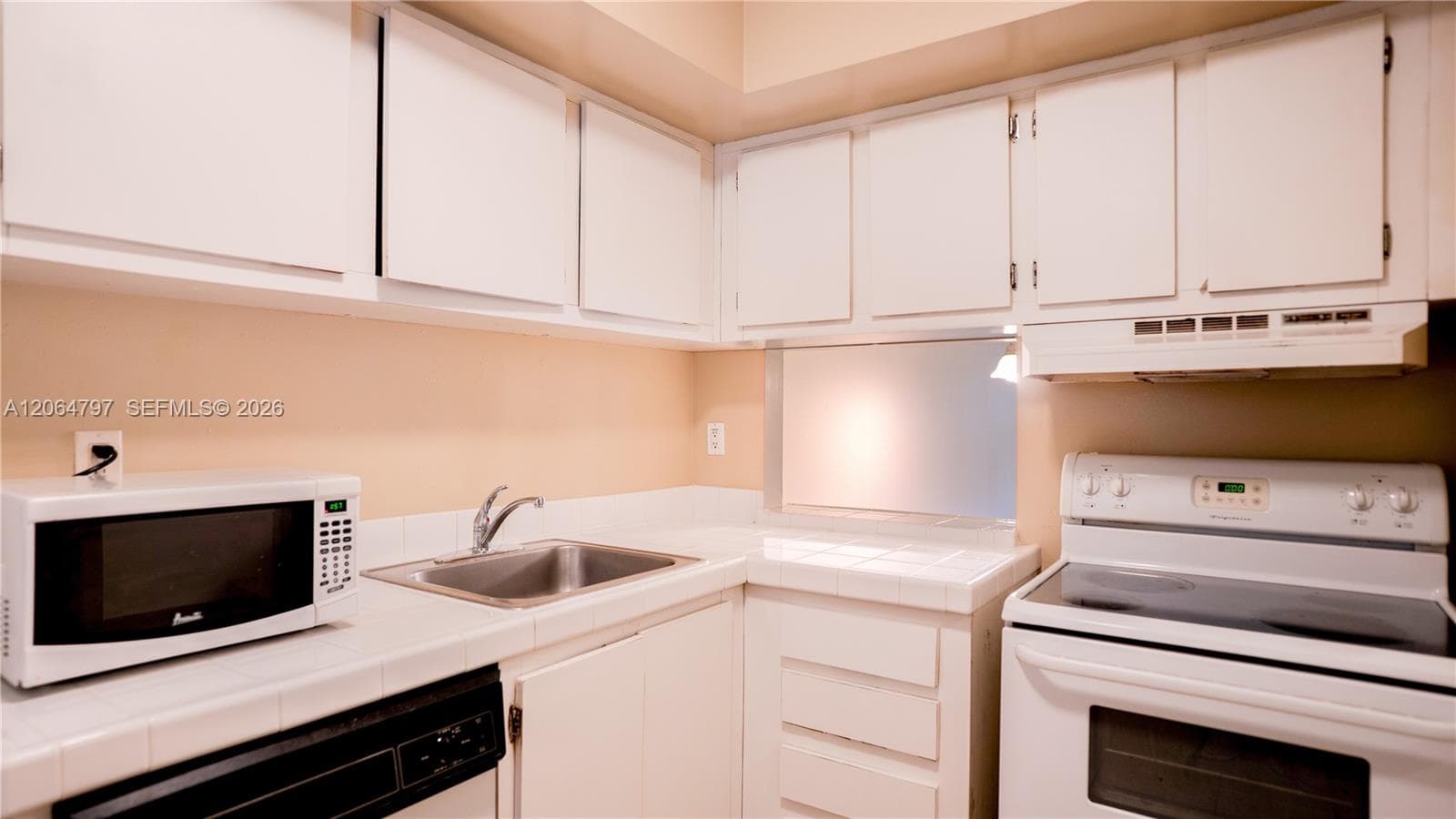 SUNWOOD CONDO · #243 in Miami - Photo 6