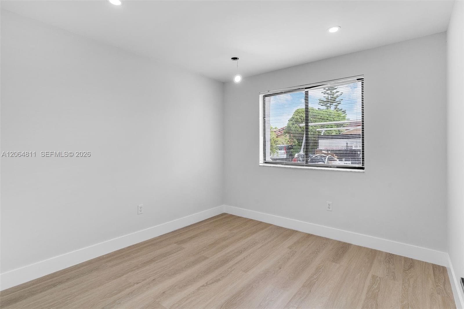 2523 W 65th St photo 20