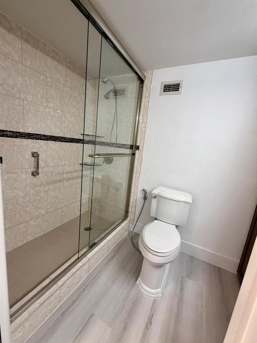SEA AIR TOWERS CONDO · #1116 in Hollywood - Photo 4