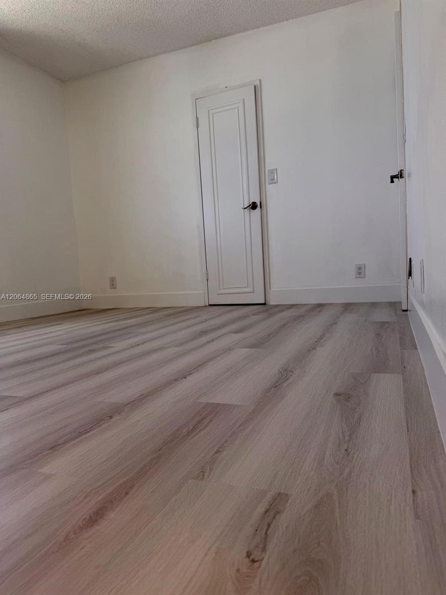 SEA AIR TOWERS CONDO · #1116 in Hollywood - Photo 8