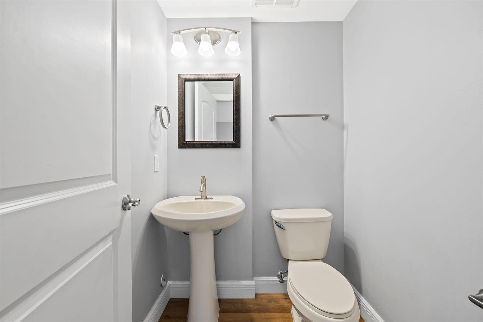 1/2 Bath