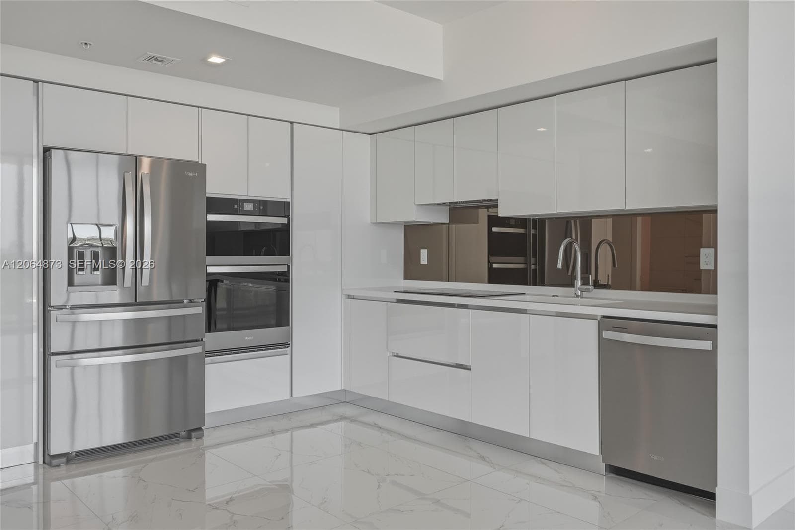 HALLANDALE OASIS 2019 LLC · #904 in Hallandale Beach - Photo 6