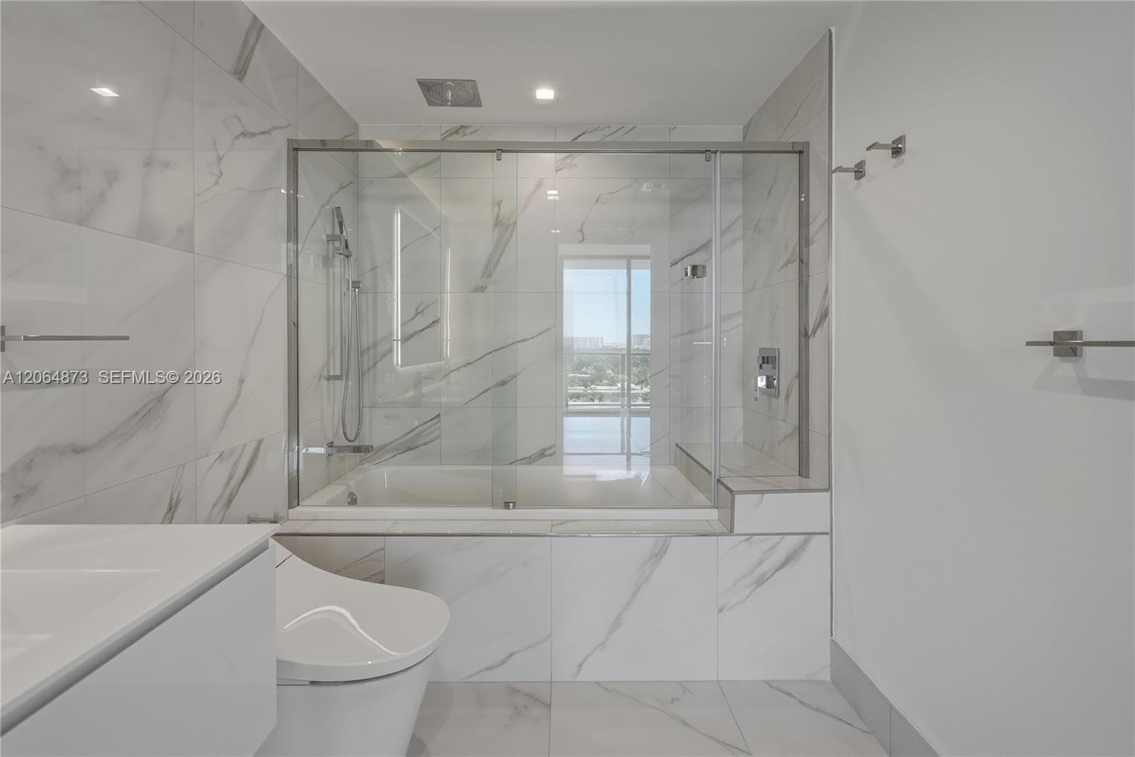 HALLANDALE OASIS 2019 LLC · #904 in Hallandale Beach - Photo 16