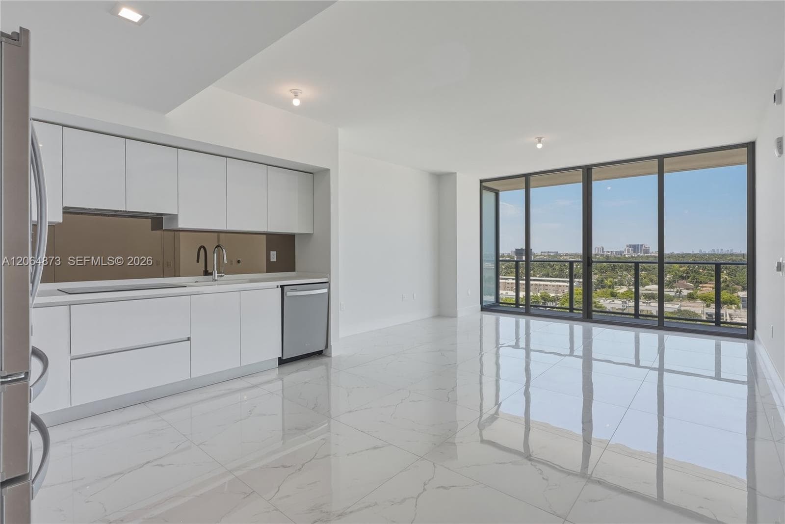 HALLANDALE OASIS 2019 LLC · #904 in Hallandale Beach - Photo 3