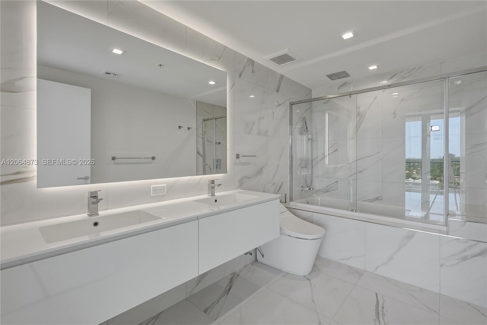 HALLANDALE OASIS 2019 LLC · #904 in Hallandale Beach - Photo 15