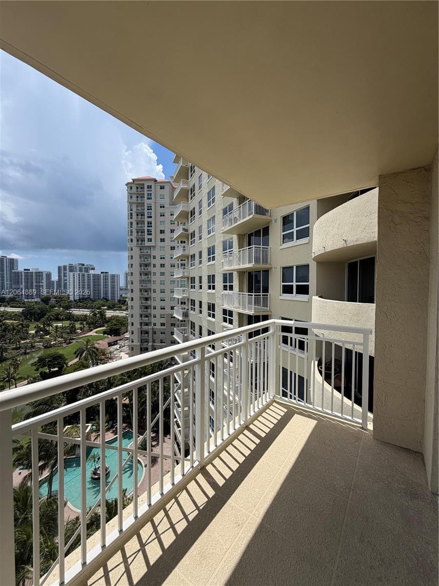 TURNBERRY ON THE GREEN CO · #1215 in Aventura - Photo 6
