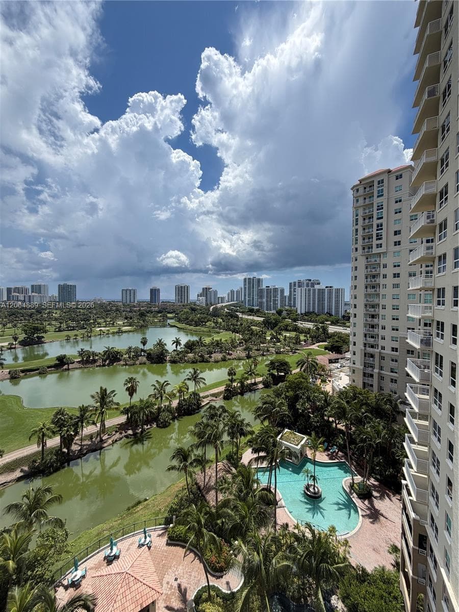 TURNBERRY ON THE GREEN CO · #1215 in Aventura - Photo 3
