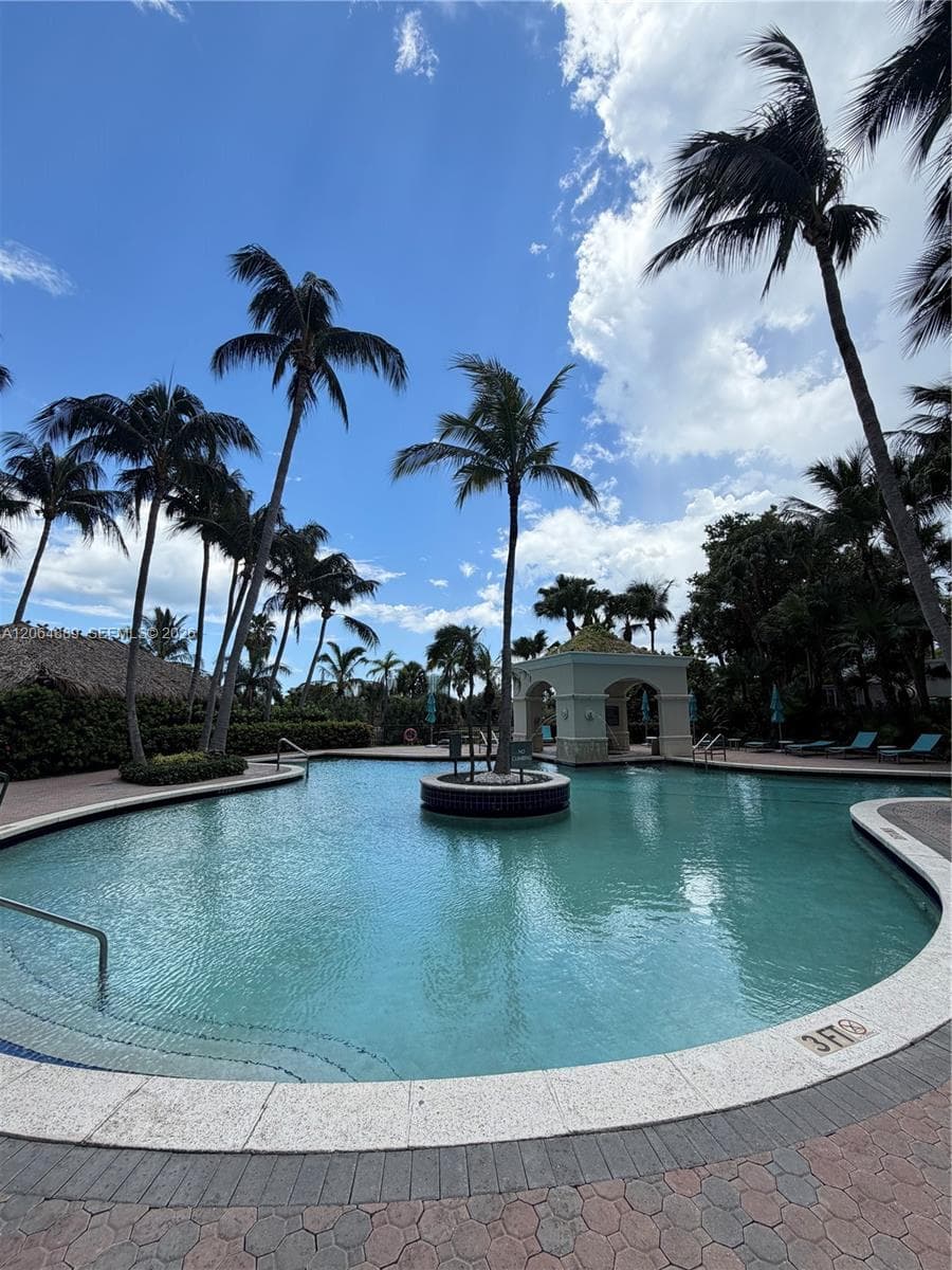 TURNBERRY ON THE GREEN CO · #1215 in Aventura - Photo 30
