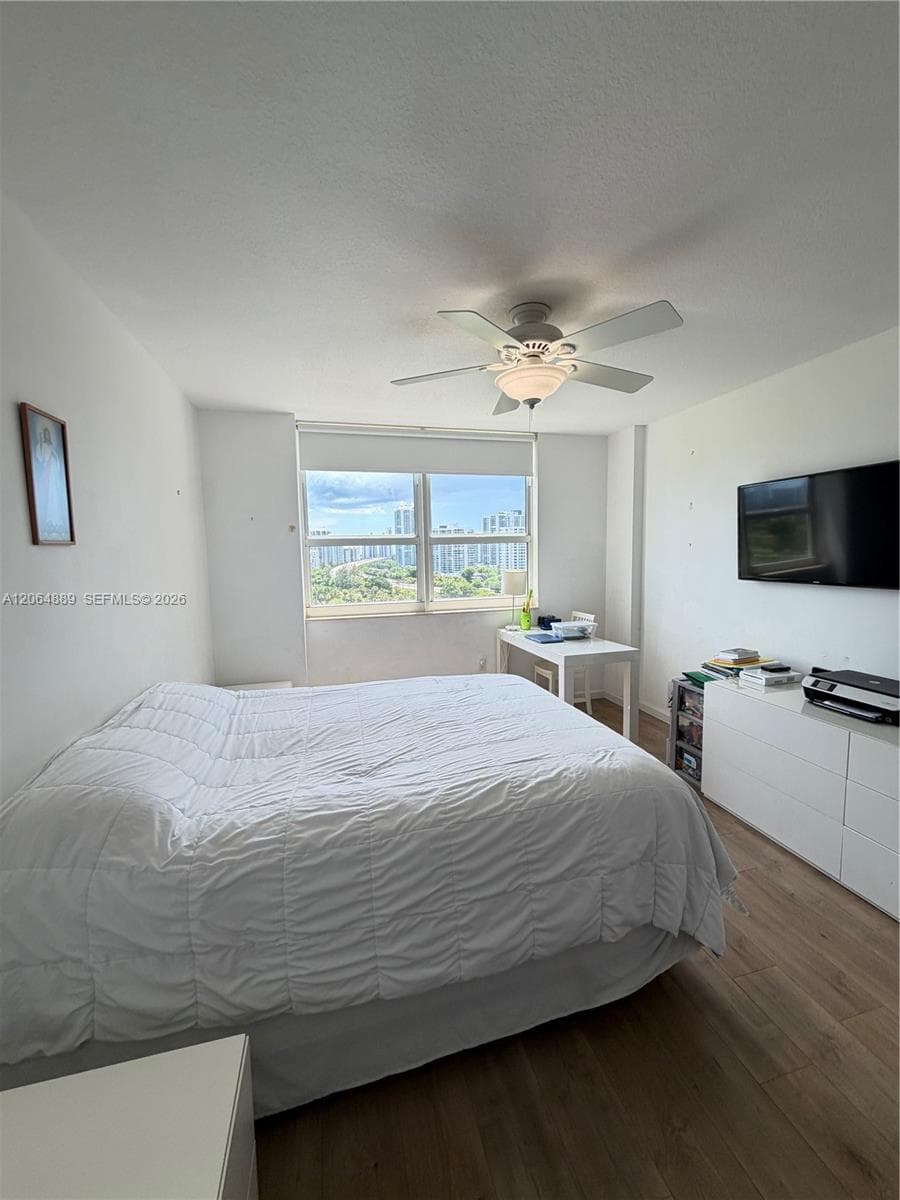 TURNBERRY ON THE GREEN CO · #1215 in Aventura - Photo 14