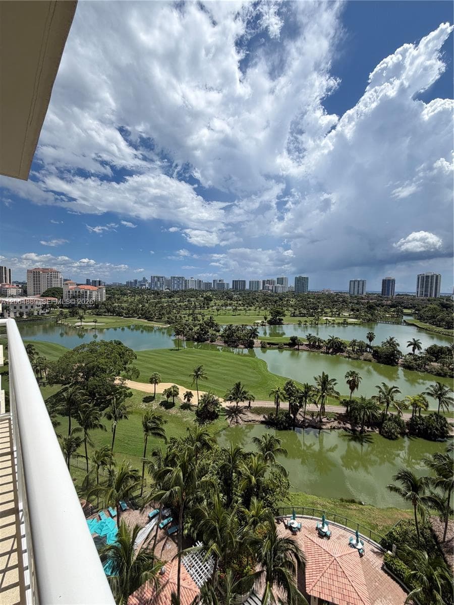 TURNBERRY ON THE GREEN CO · #1215 in Aventura - Photo 4
