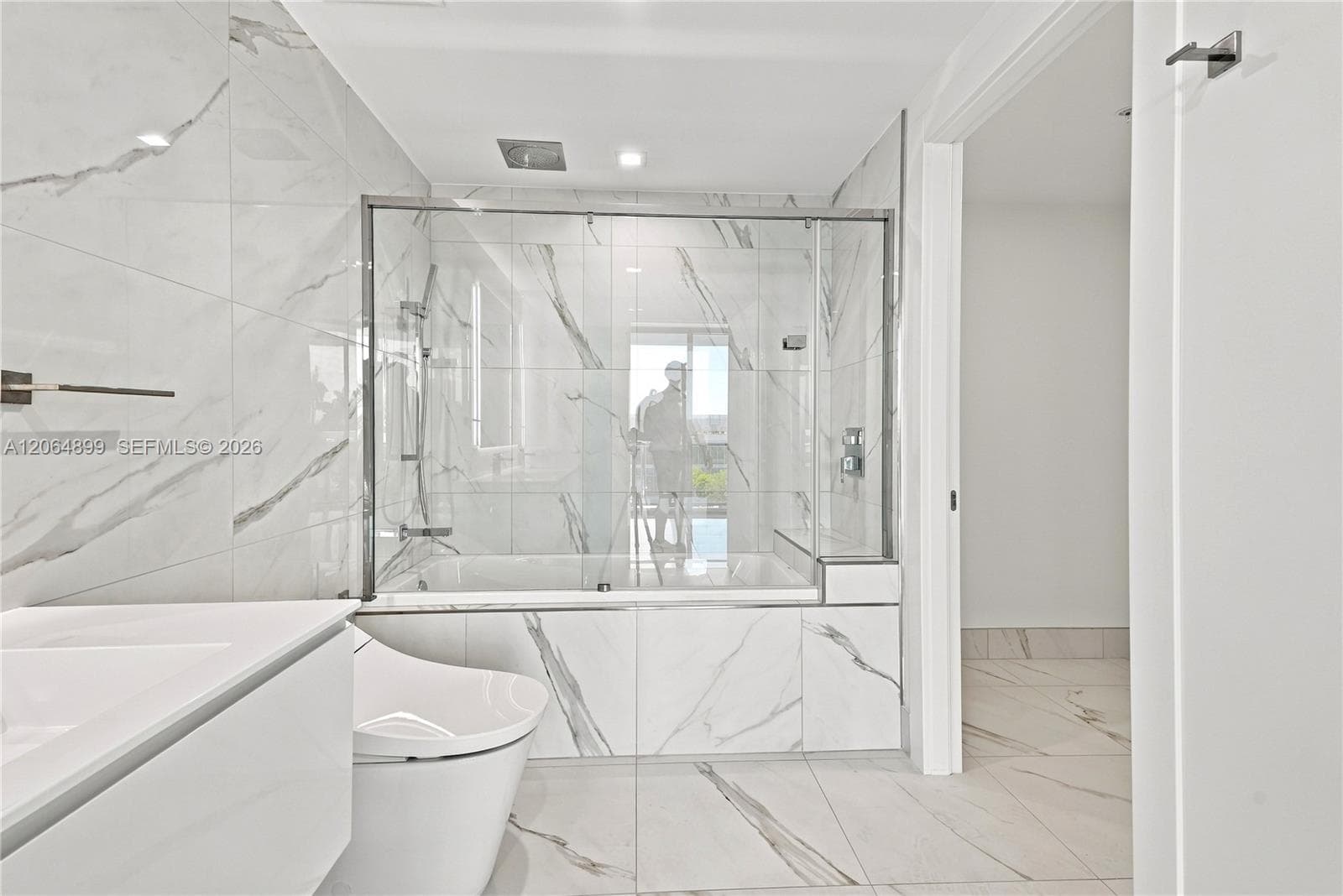 OASIS HALLANDALE WEST TOWE · #302 in Hallandale Beach - Photo 20