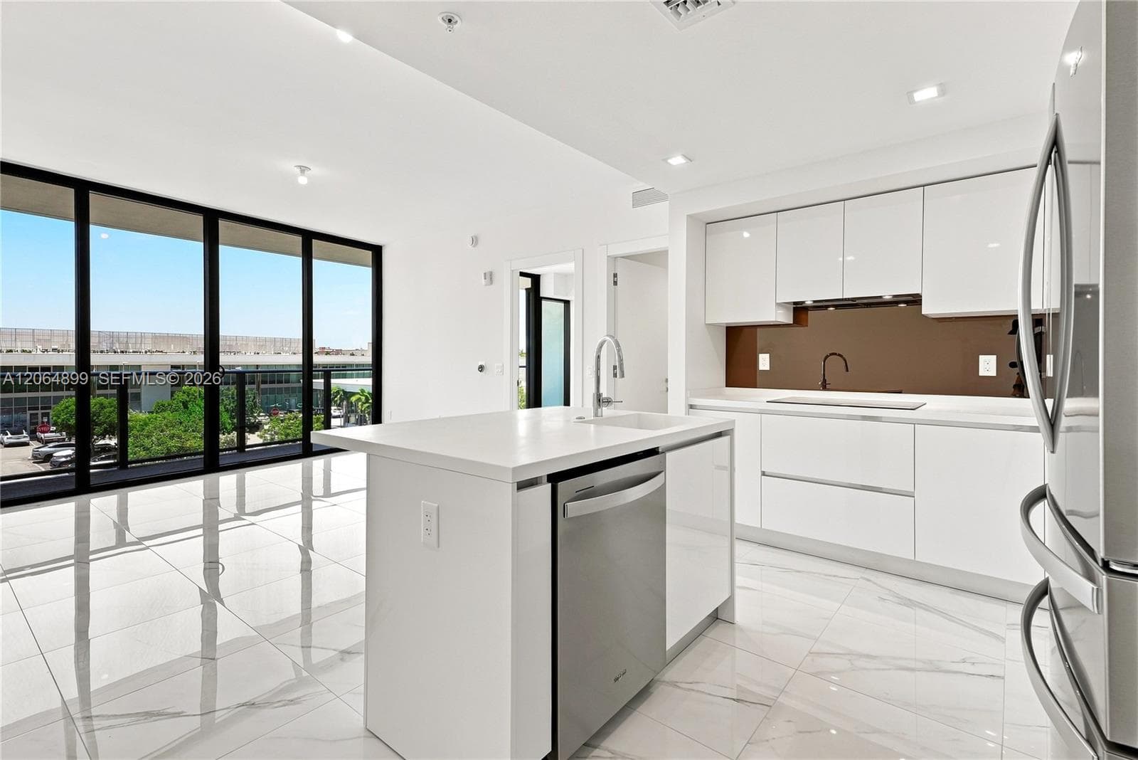 OASIS HALLANDALE WEST TOWE · #302 in Hallandale Beach - Photo 19