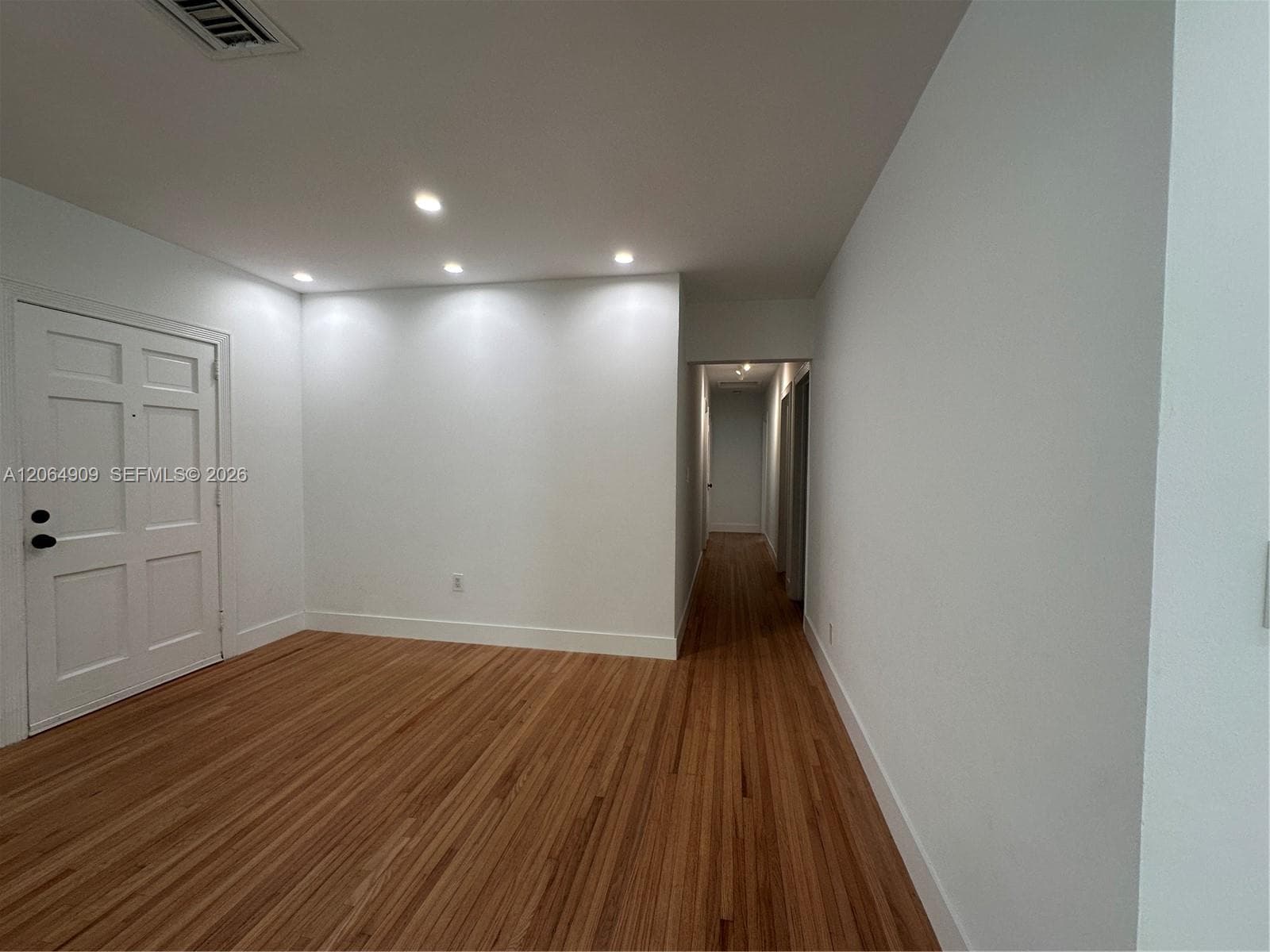 Foyer/  Hallway