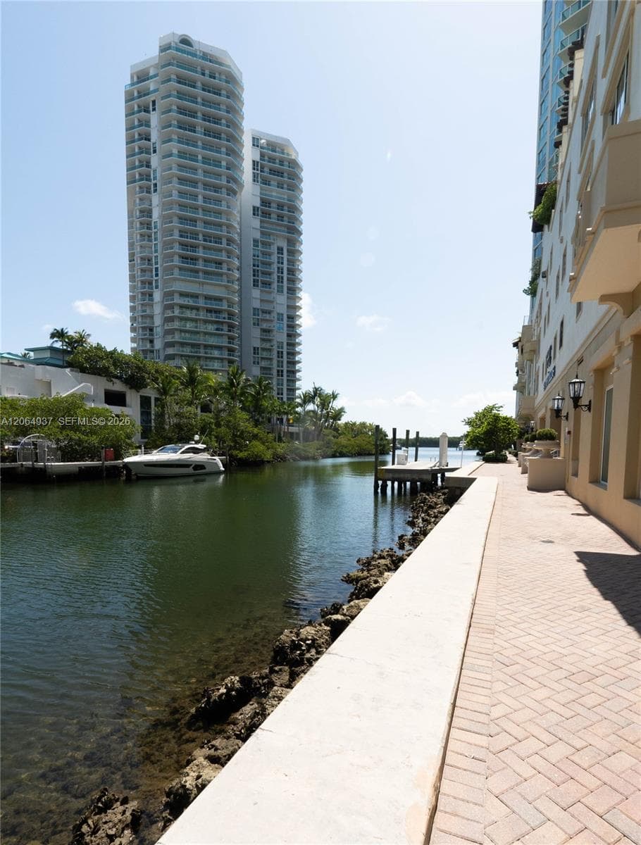 150 Sunny Isles Blvd #1-TH403 photo 2