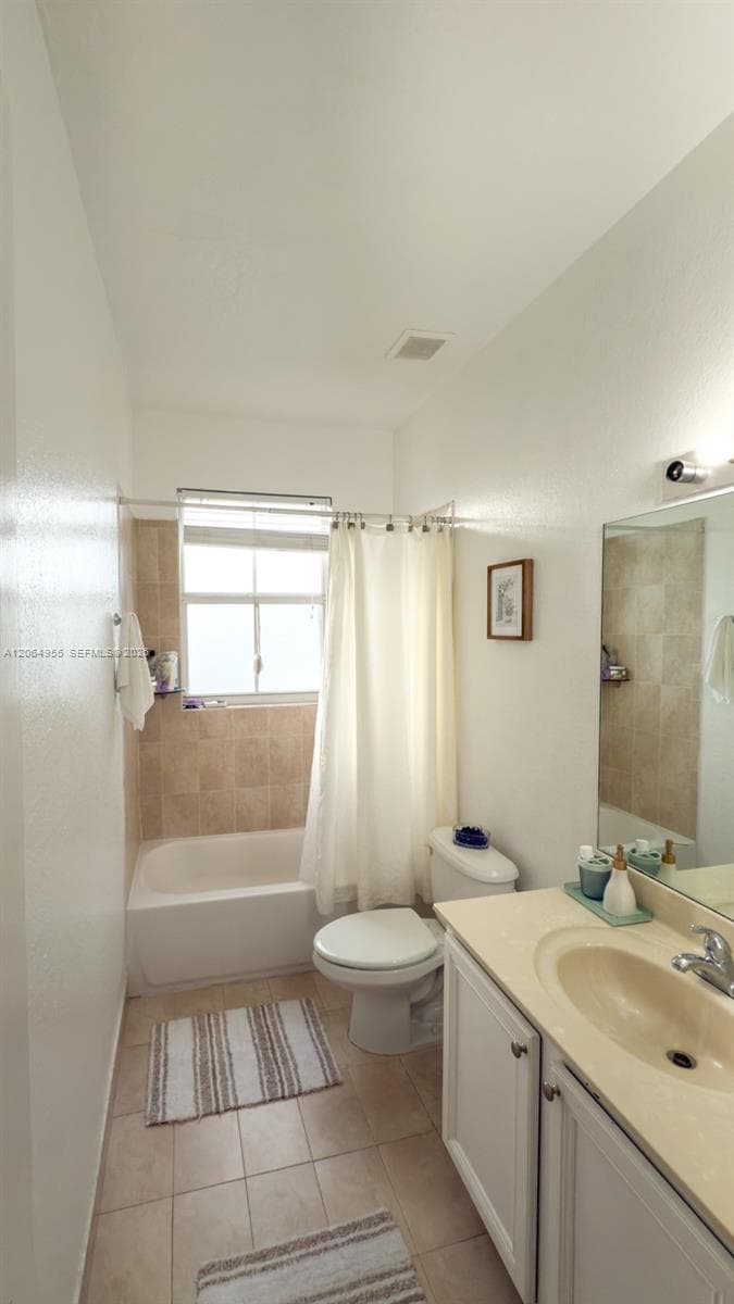 1001 NE 208th St #. photo 23