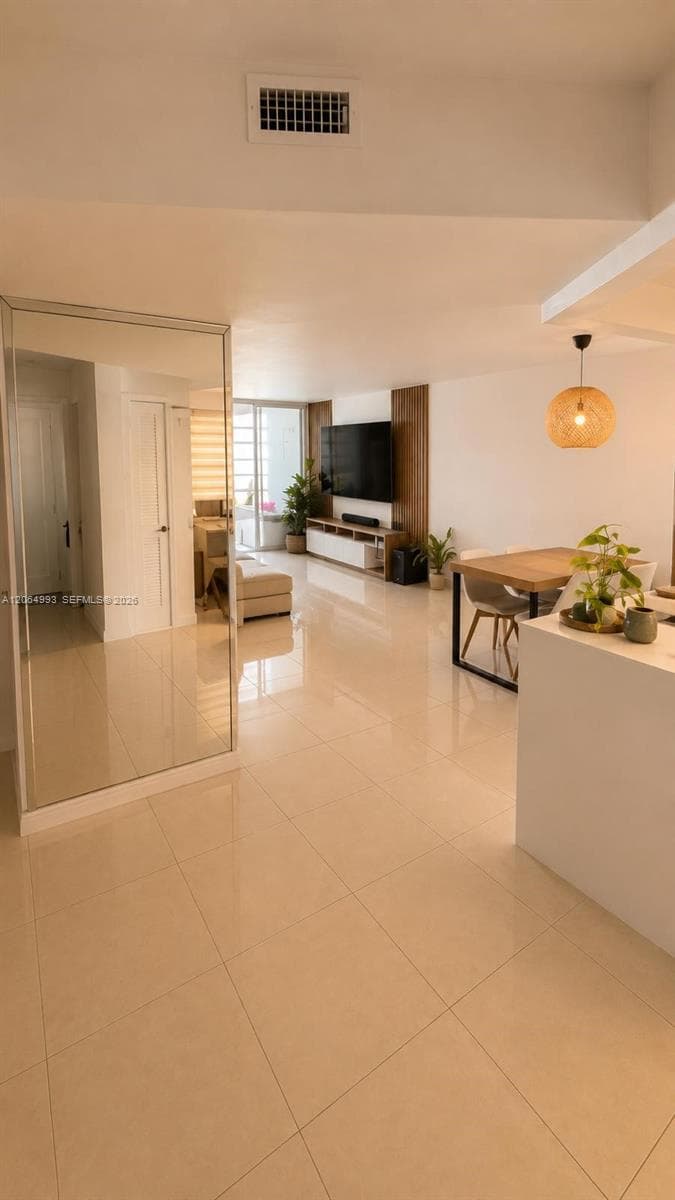 ROLLING GREEN CONDO C · #C116 in Miami - Photo 2