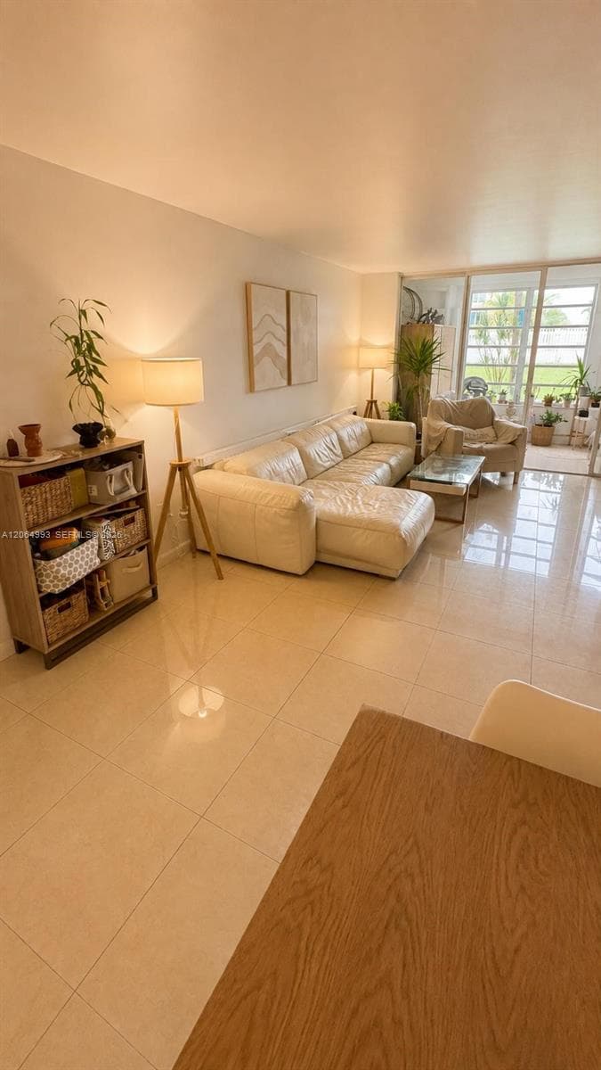ROLLING GREEN CONDO C · #C116 in Miami - Photo 4