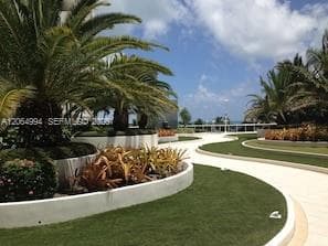The Decoplage · #1541 in Miami Beach - Photo 12
