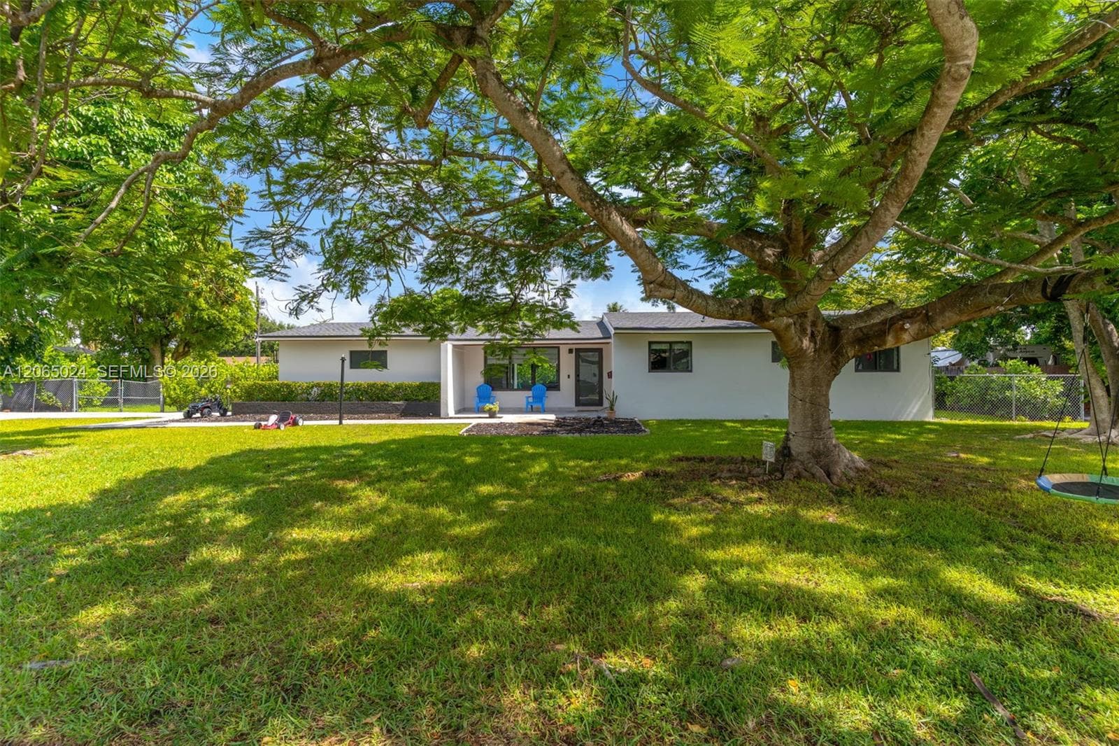 11243 SW 174th Ter photo 1