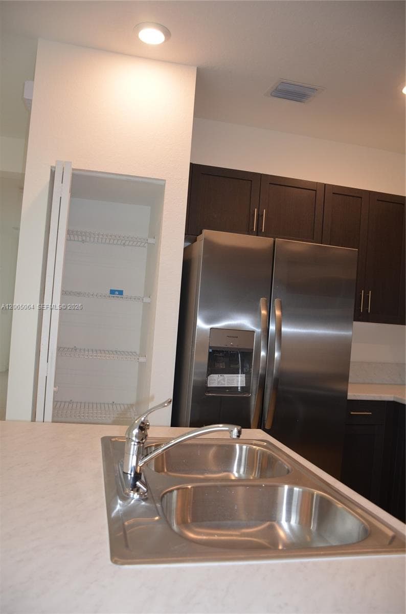 1801 SE 27th Ter photo 5