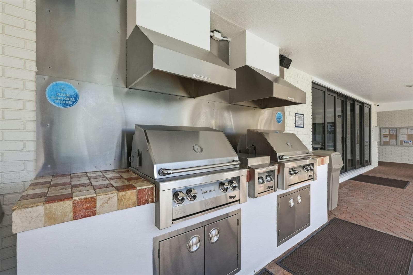 37-web-or-mls-140_Cypress_Club_Drive_Uni