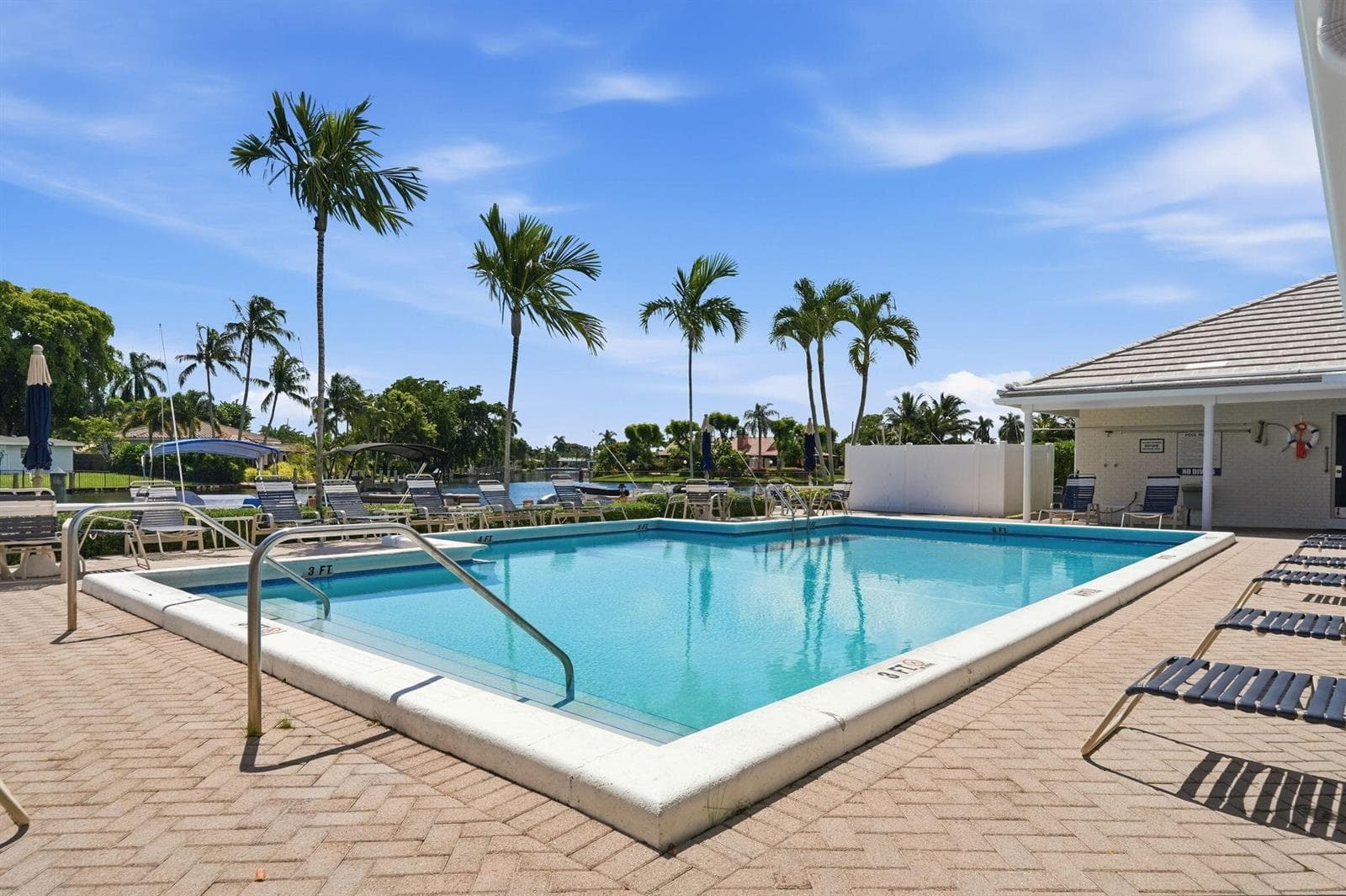 38-web-or-mls-140_Cypress_Club_Drive_Uni