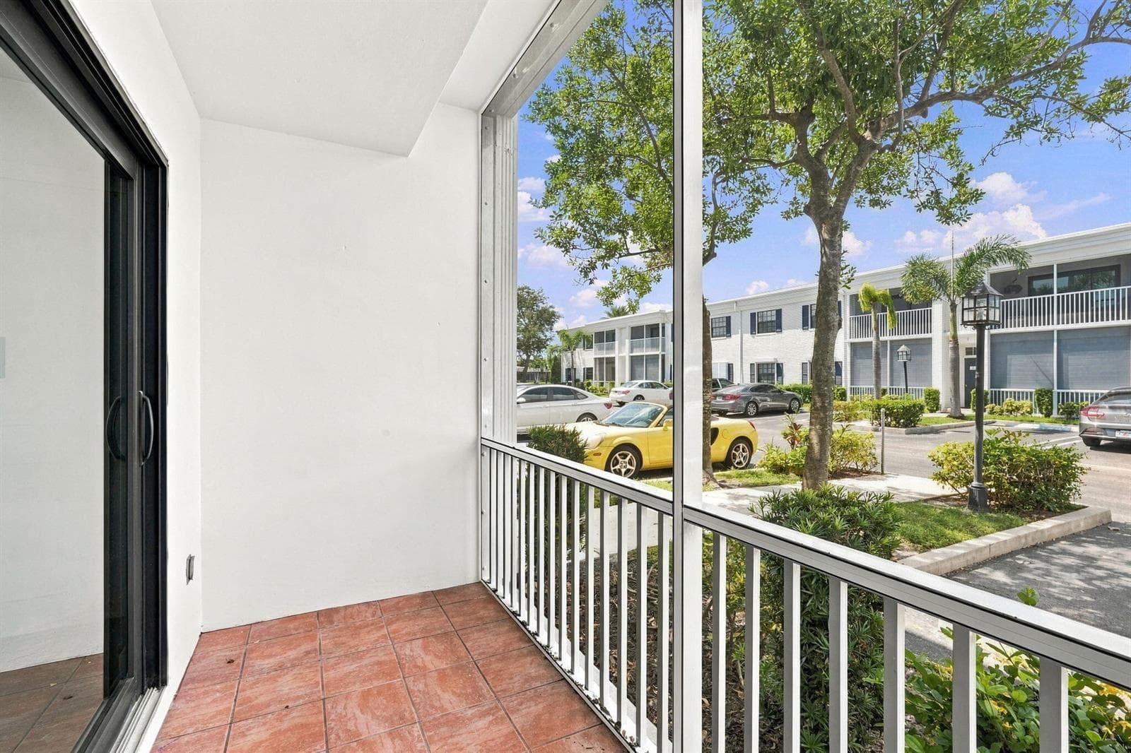 32-web-or-mls-140_Cypress_Club_Drive_Uni