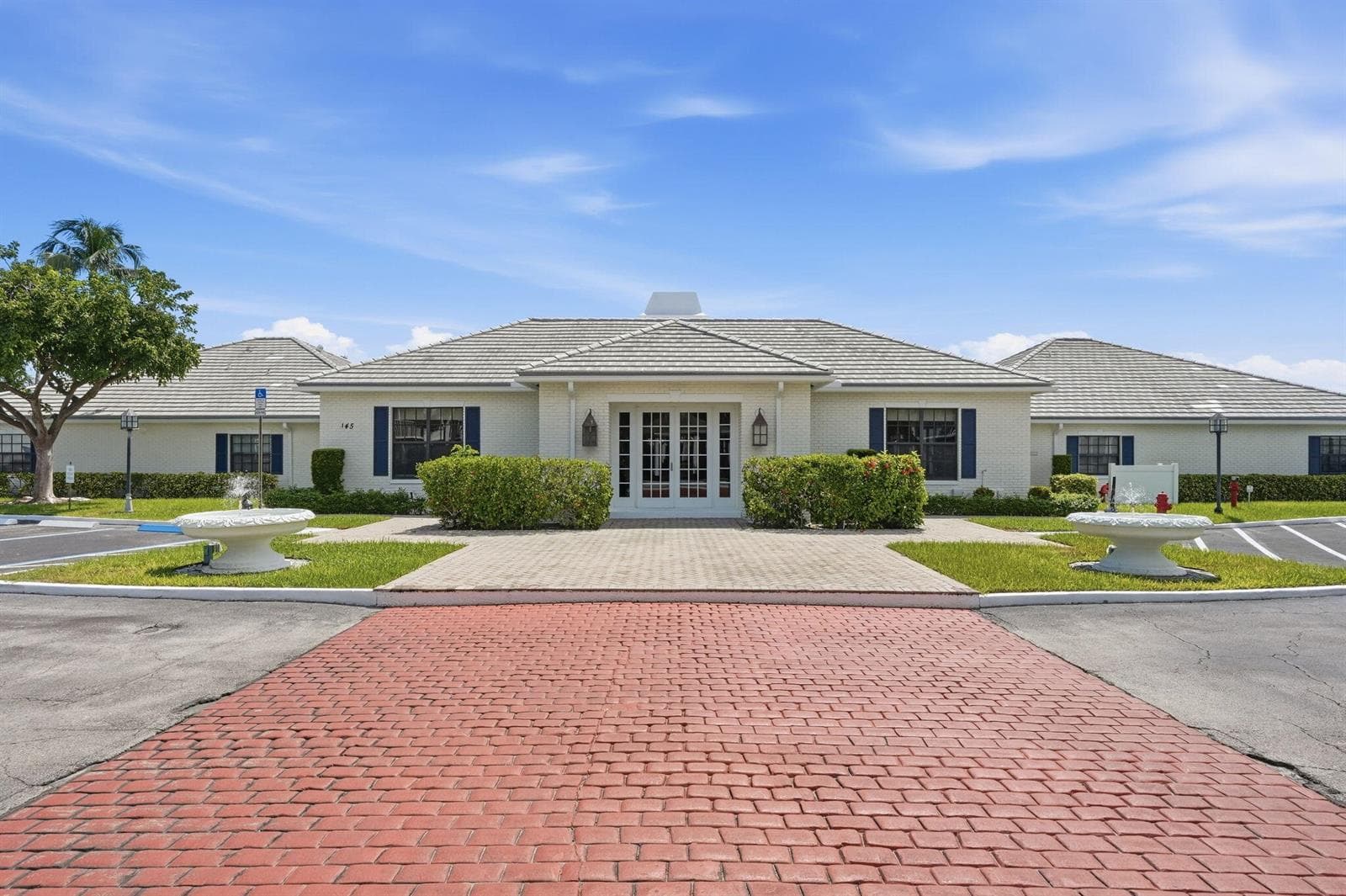 36-web-or-mls-140_Cypress_Club_Drive_Uni