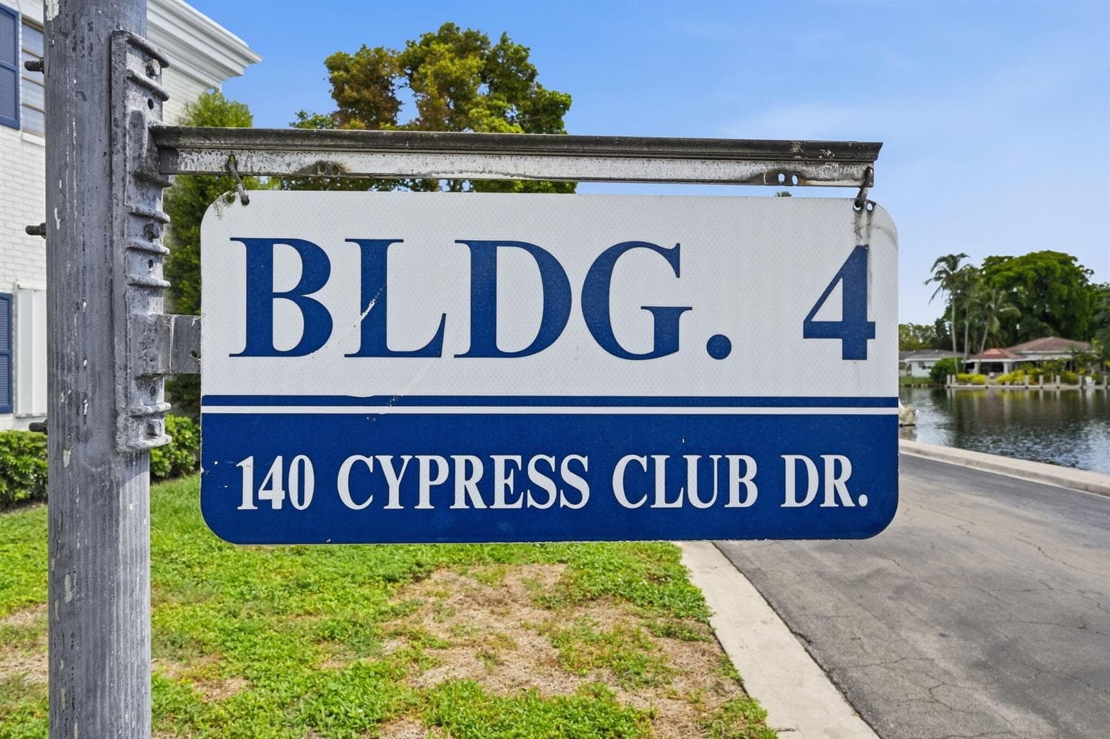 41-web-or-mls-140_Cypress_Club_Drive_Uni