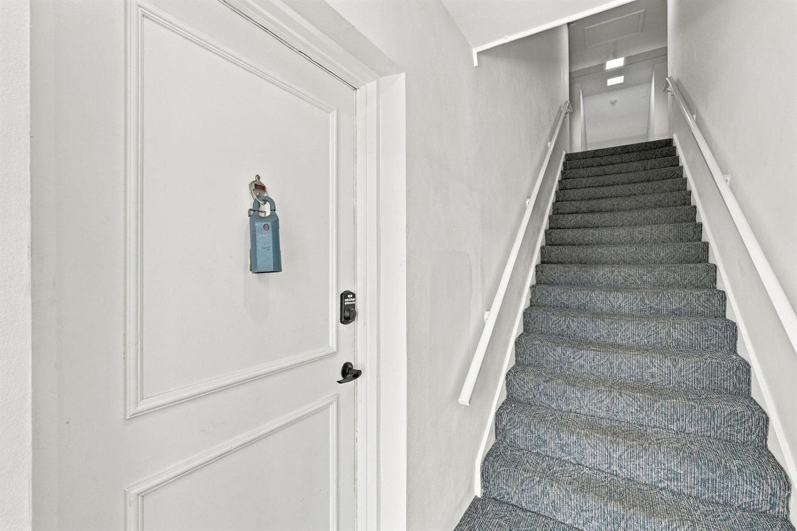 34-web-or-mls-140_Cypress_Club_Drive_Uni