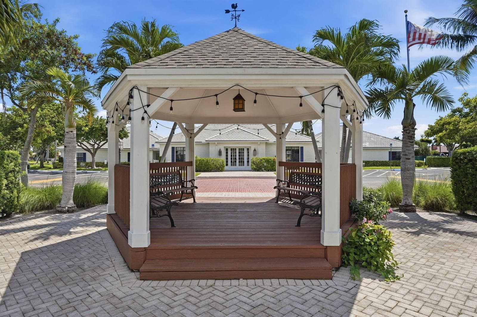 40-web-or-mls-140_Cypress_Club_Drive_Uni