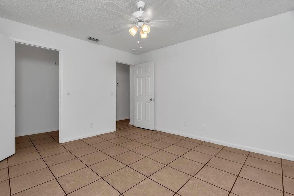 1320 Wellington St WPB - B - 025