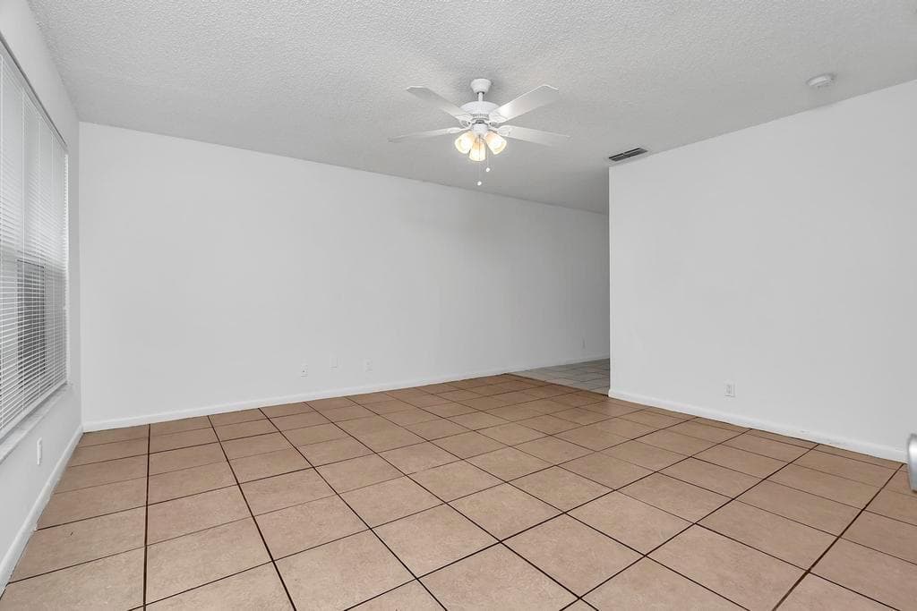 1320 Wellington St WPB - B - 005