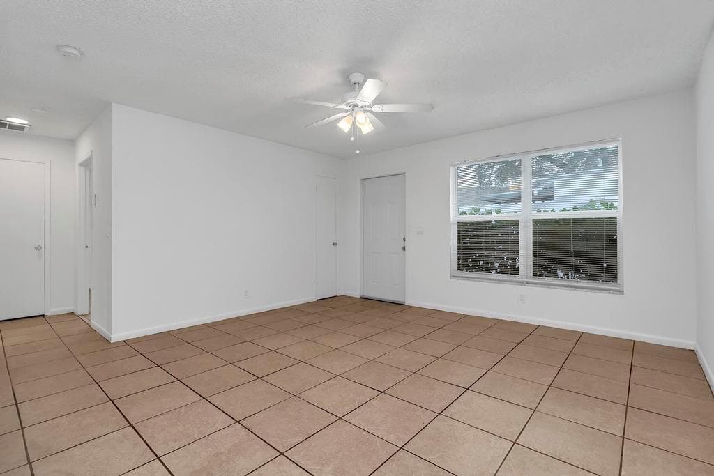 1320 Wellington St WPB - B - 007