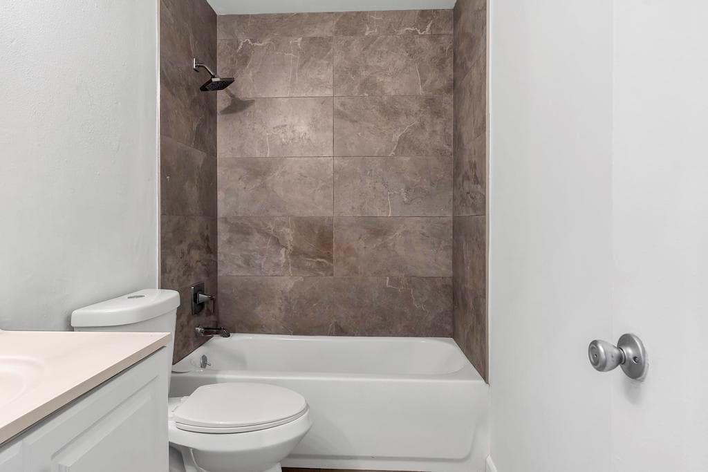 1320 Wellington St WPB - B - 021