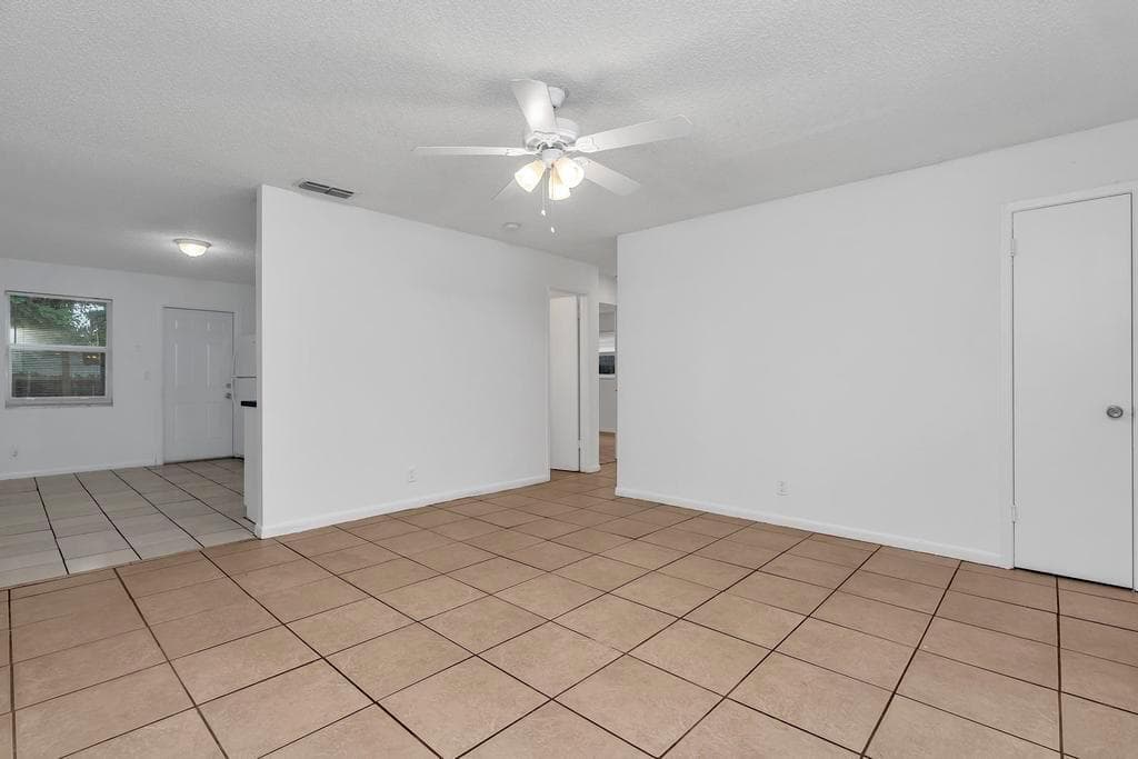1320 Wellington St WPB - B - 006