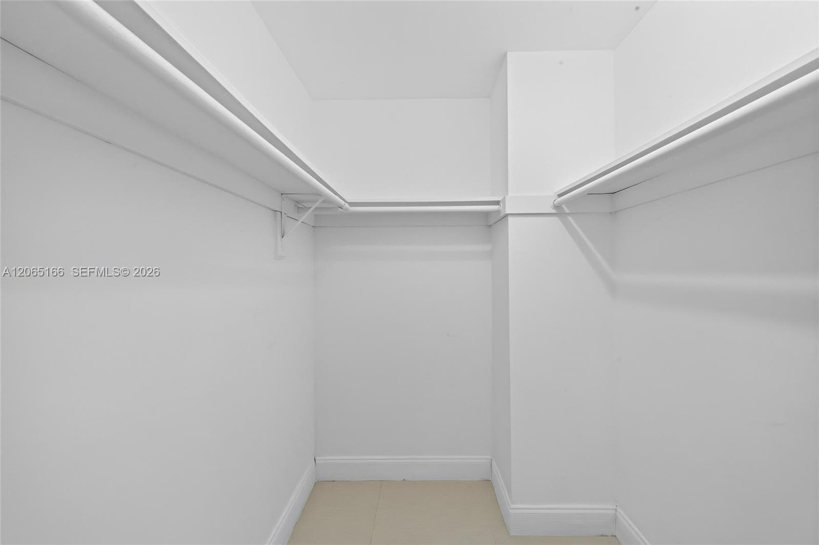 Winston Tower 500 · #1216 in Sunny Isles Beach - Photo 24