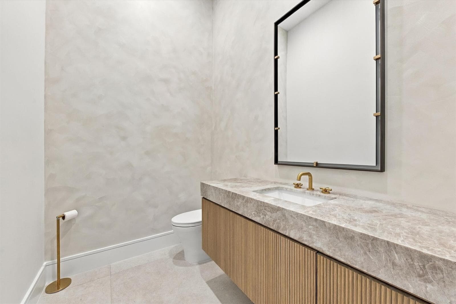 Powder bath