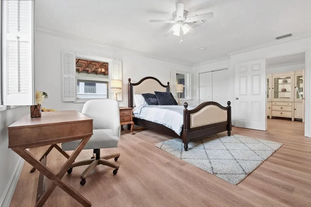 Queen Bedroom & Desk 2