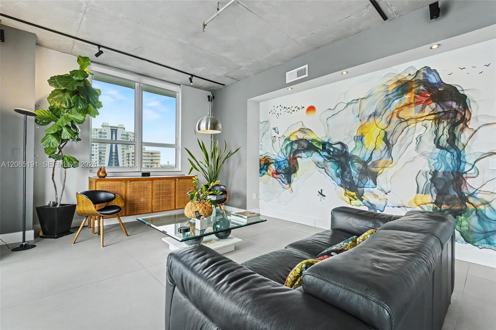UPTOWN LOFTS CONDO · #1004 in Miami - Photo 3