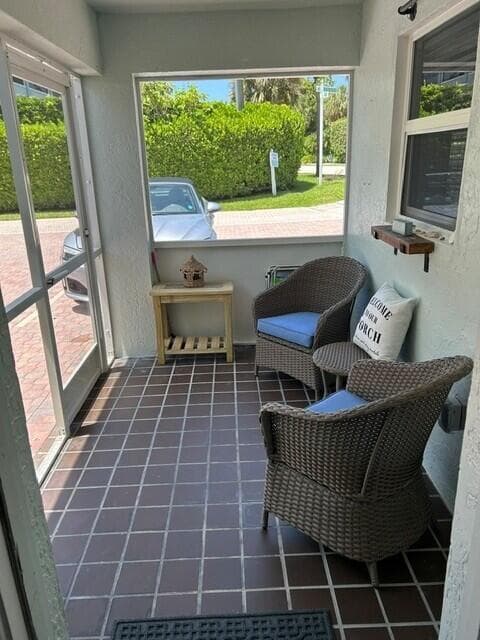 Screened Porch 2