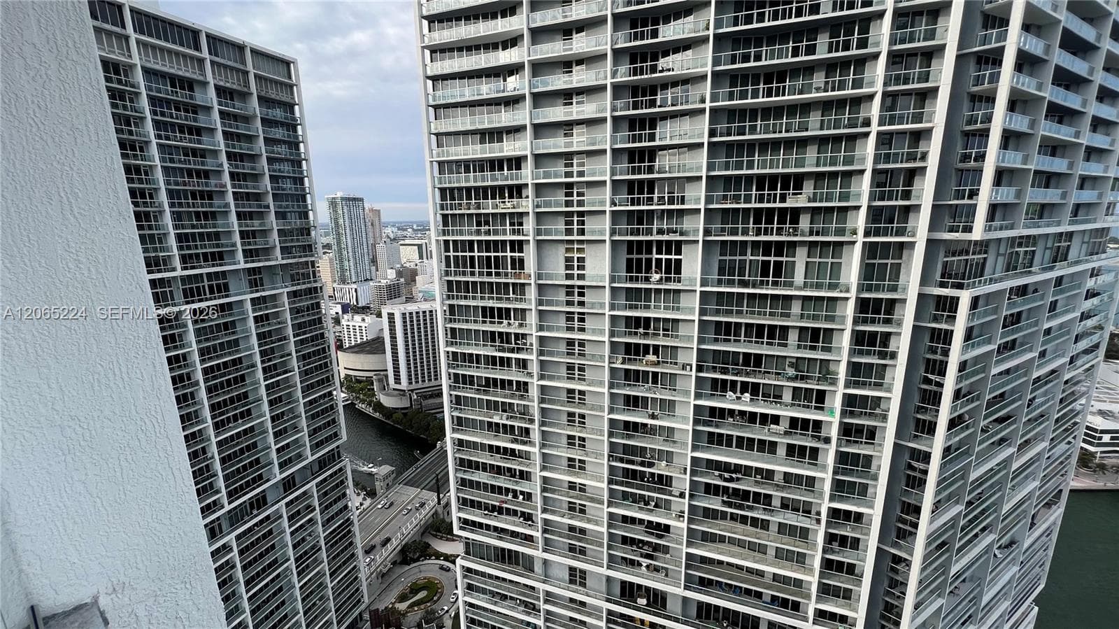 Icon Brickell II · #4308 in Miami - Photo 2