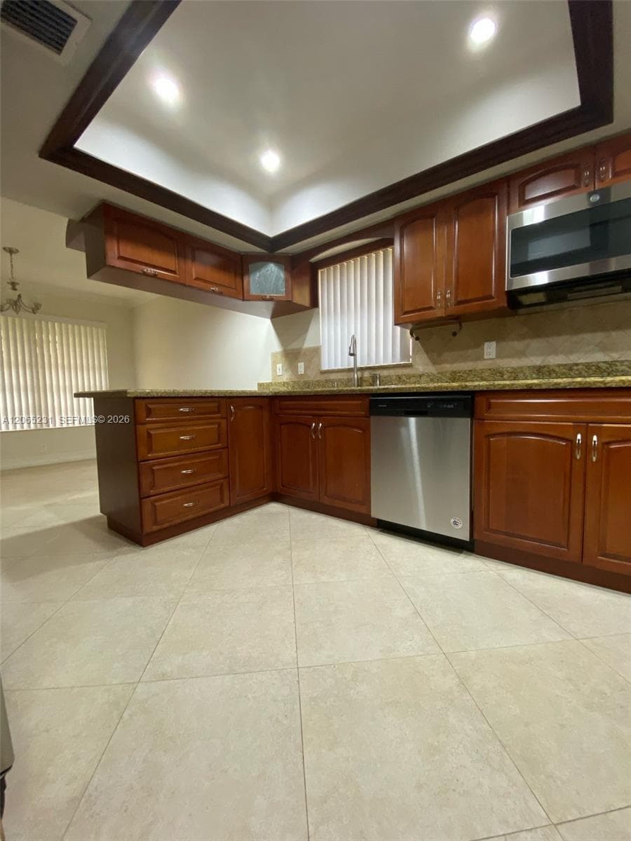 12432 SW 94th Ln photo 5