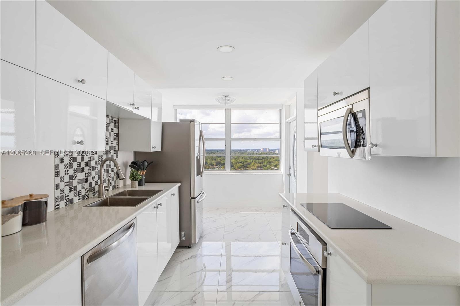 Del Prado Condo · #1904-1 in Aventura - Photo 8