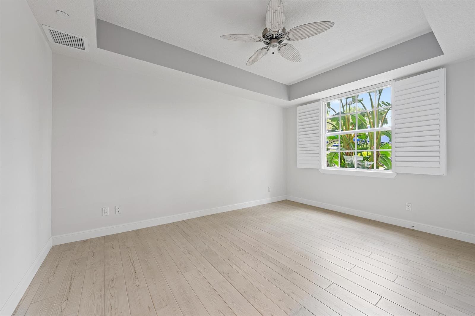 411 Bay Colony Dr N-3